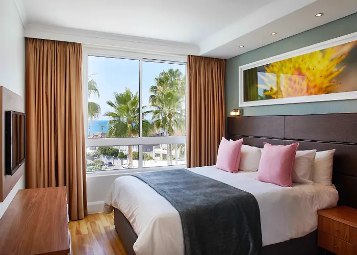 Hotel met zwembad: President Hotel
