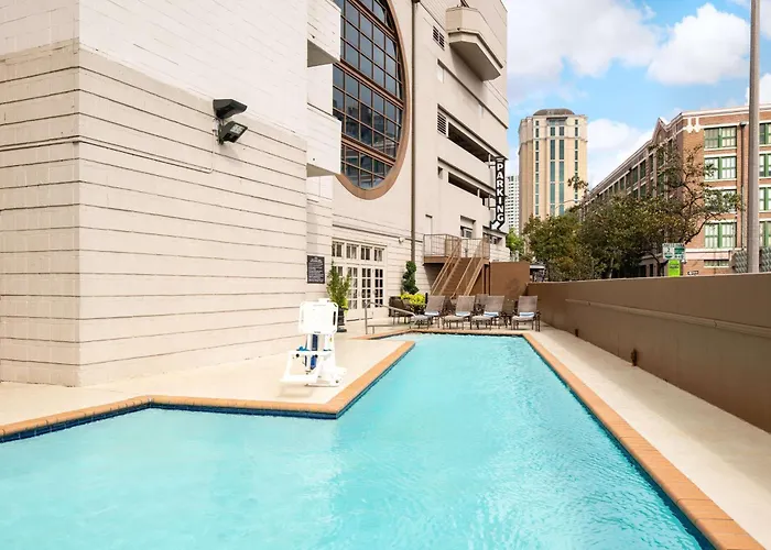 Embassy Suites By Hilton Convention Center
