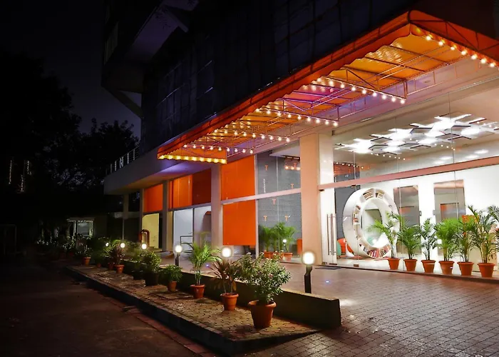 Hotel with Tennis: T24 Residency Mumbai International Airport Hotel