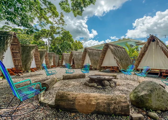 Central hotel: Socialtel La Fortuna