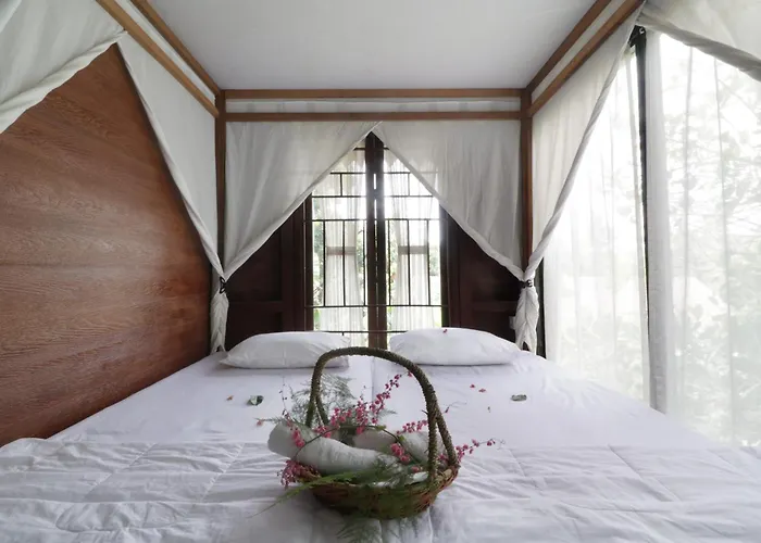 Guests house Nila House, Sharia Family Home Stay