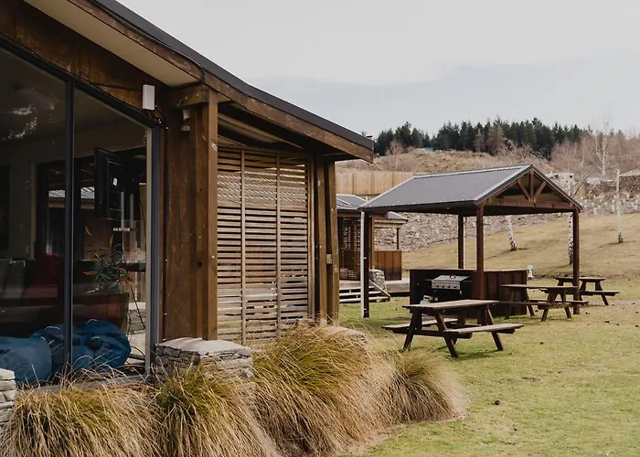 Lakes Edge Lodge