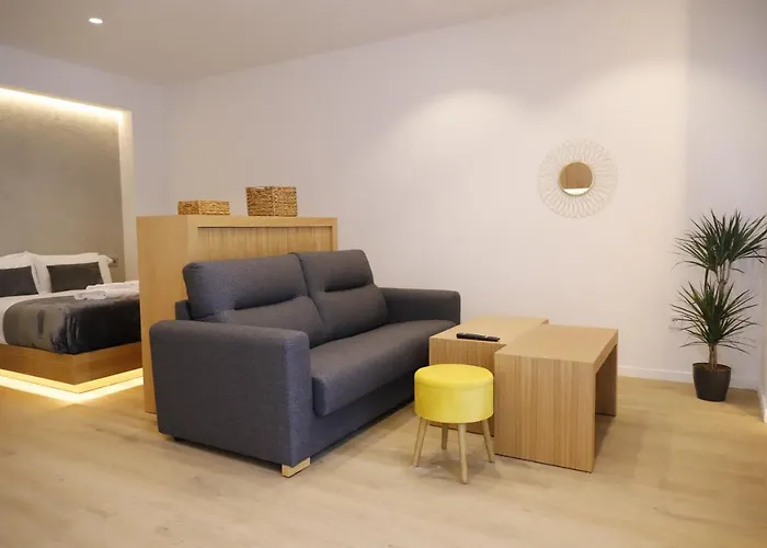 Medina Homes Puente Romano