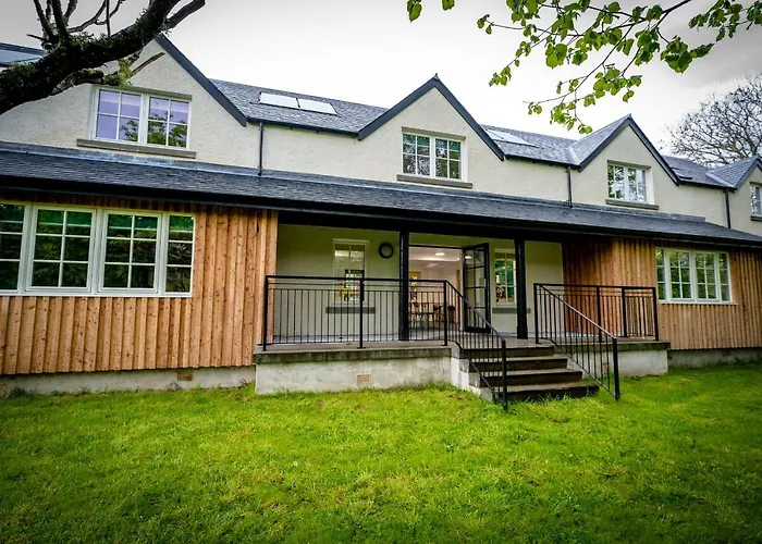 Loch Ness Bunk Inn