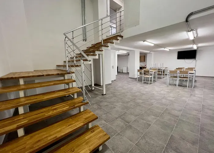 Hostel H18