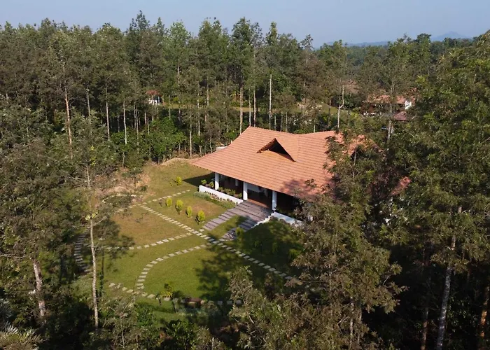 Stayvista At Cedar - Strelitzia 2Bhk With Breakfast And Jacuzzi