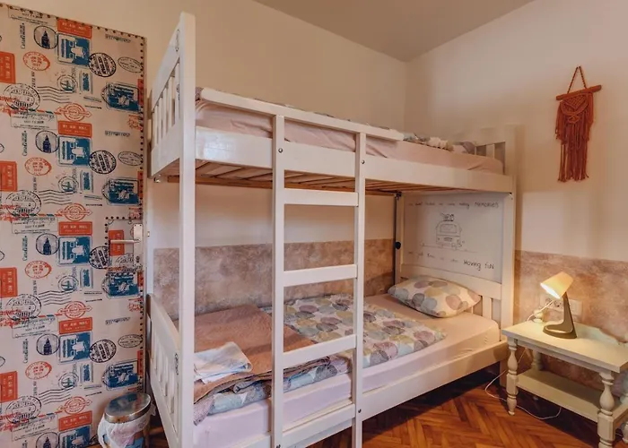 Q Podgorica Beds,Rooms And Friends
