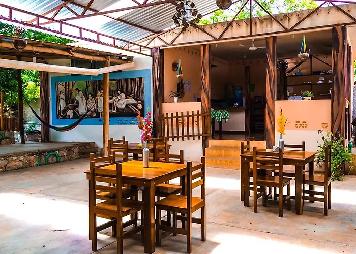 Yaxche Centro Hostal y Camping