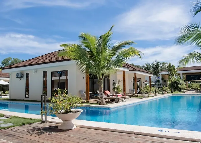 Hotel with view: Amphitrite Resort