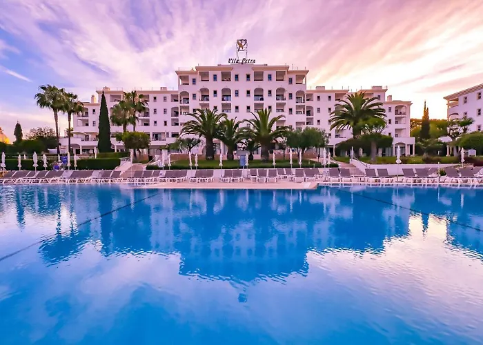 Hotel com parque aquático: Vila Petra