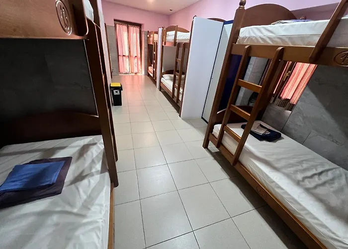 Albergue Casa Mariela -- Pool - additional cost -- solo peregrinos