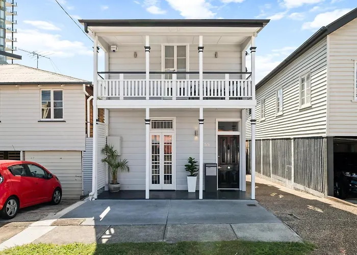 Dog friendly hotels Amelia Terrace - House In Brisbane City Central