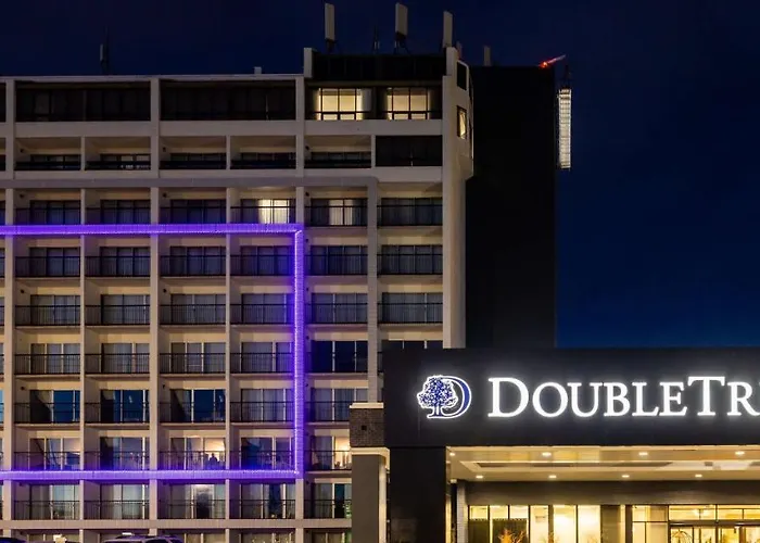 Pet Friendly hotel: Doubletree By Hilton Calgary North