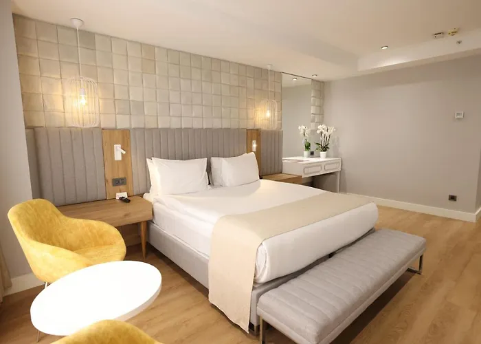 ADM Grand Hotel
