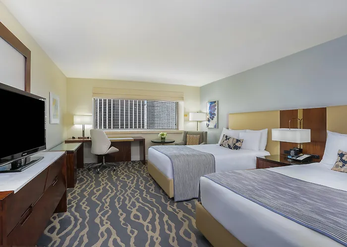 Hotel with Tennis: Intercontinental Miami By Ihg