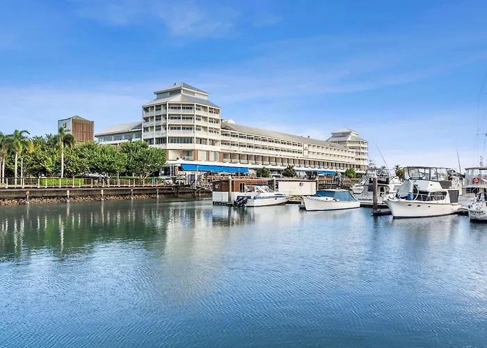 Hotel with Tennis: Shangri-La The Marina, Cairns