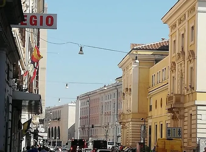 Signorina In Rome