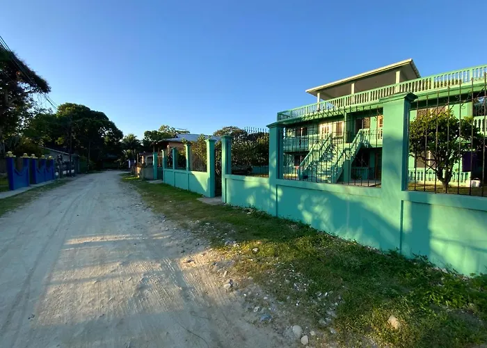 Hostel Casa Verde, Tela Atlantida.