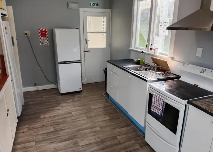 Lakeside Backpackers