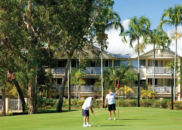 Luxury hotel only: Club Wyndham Cairns