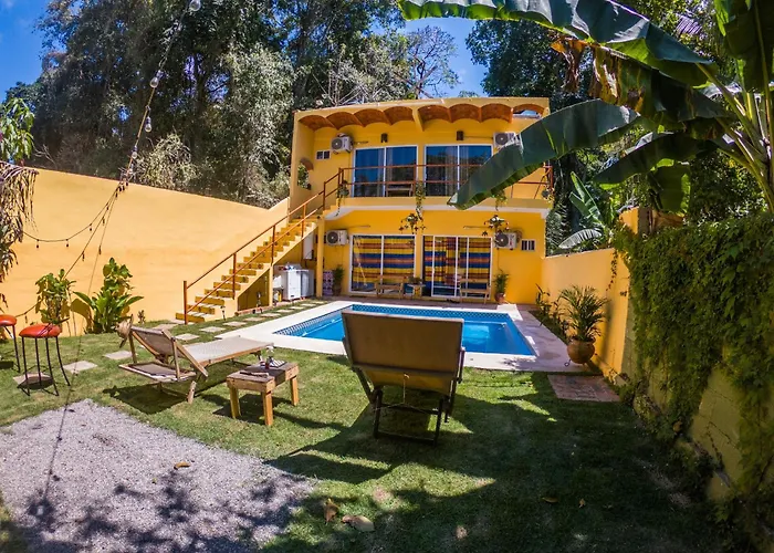 Habitacion Privada Con Pisicina Compartida