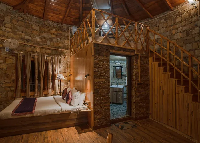 Hotel with Tennis: The Nature'S Green Resort, Bhimtal, Nainital