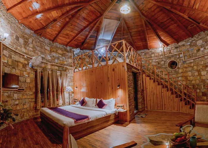 Hotel with Tennis: The Nature'S Green Resort, Bhimtal, Nainital