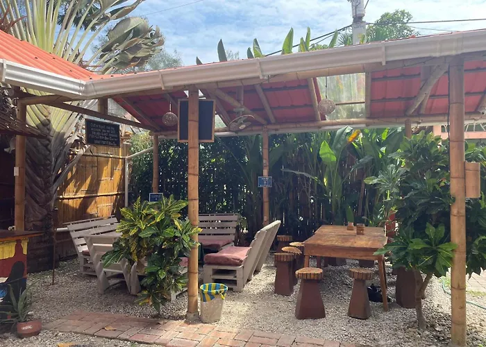 Esperanto Bed & Breakfast Surf Hostel