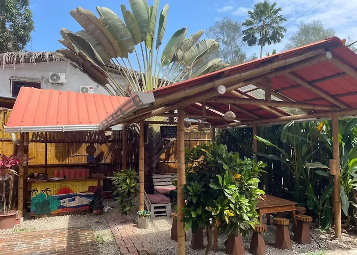 Esperanto Bed & Breakfast Surf Hostel
