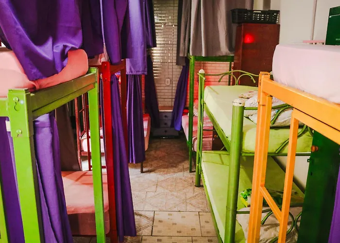 Casa Da Cacaia E Do Henrique