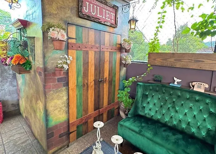 Velvet Hostal La Novena