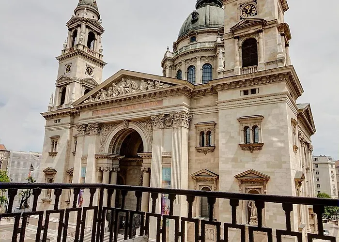 Pal'S Hostel And Apartments