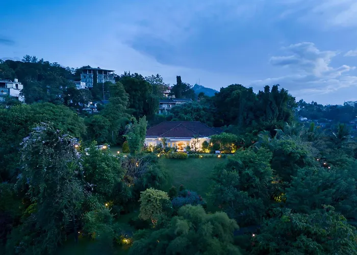 Castle Hill Bungalow By Seven Angels