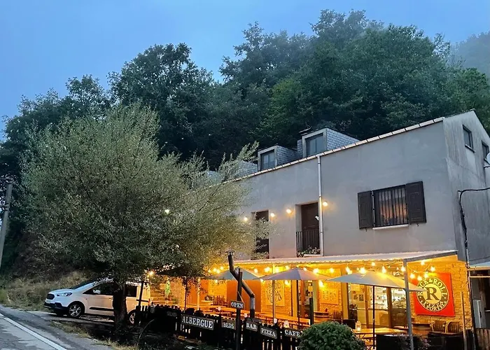 Vagabond Vieiras Beds & Communal Dinner Included Albergue Le-210