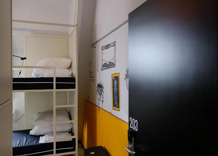 Hostel & Bar De Basis