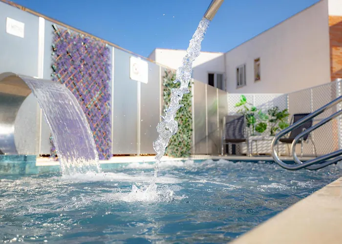 Hotel near College: Porcel Ganivet