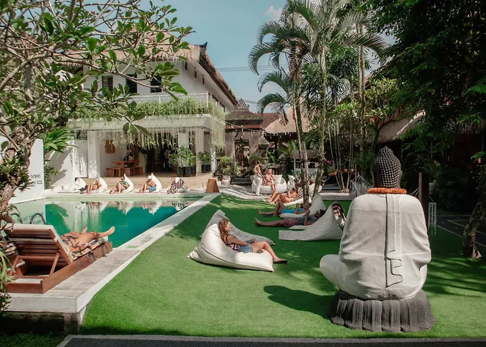 Puri Garden Hotel & Hostel