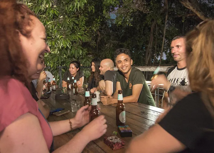 Chinatown Hostel By Mingle - Rooftop Private Jacuzzi With Bar