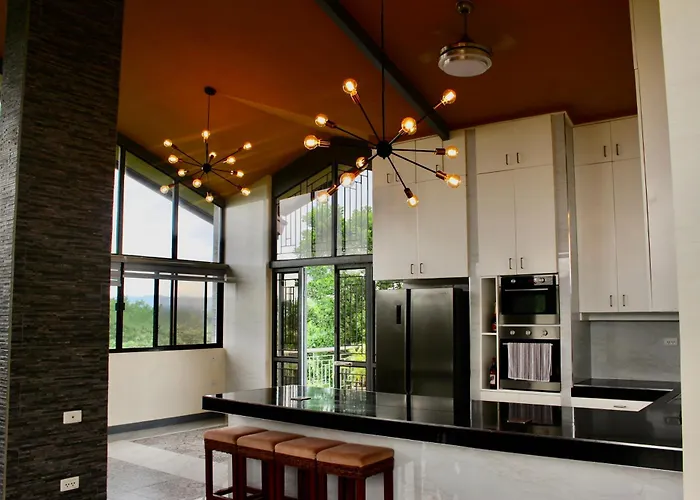 Pet Friendly hotel: Bella Villa Coron