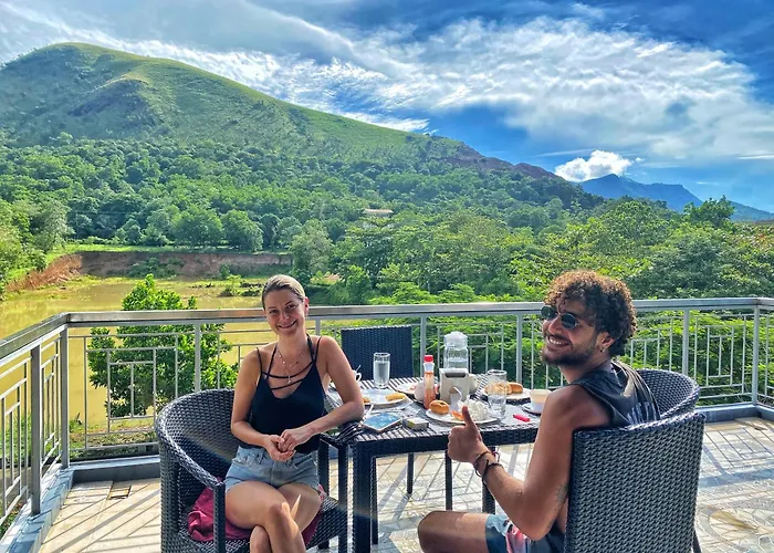 Pet Friendly hotel: Bella Villa Coron