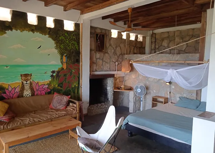Punto Verde Ecological House