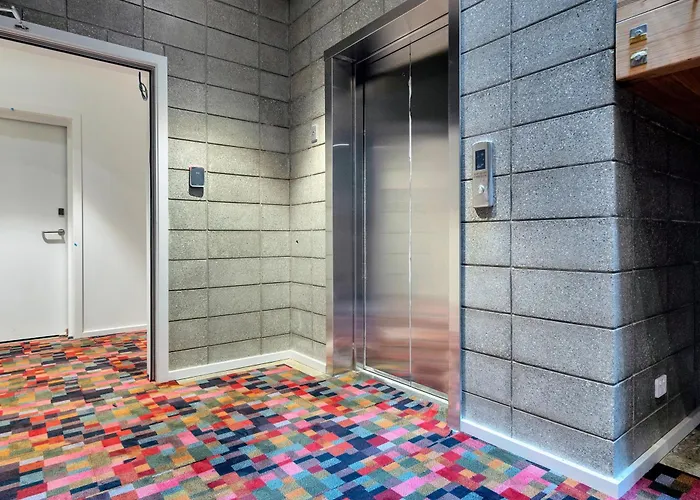 Pet Friendly hotel: Roomie Apartment Hotel