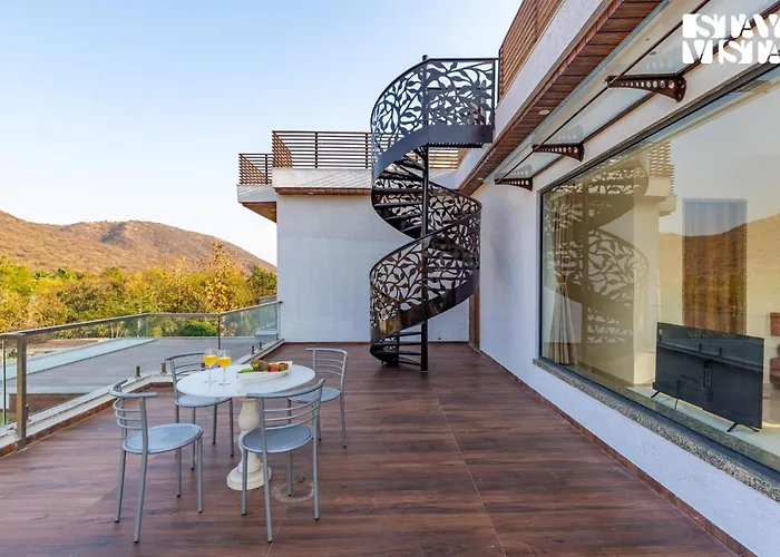 Stayvista'S Bella Dream - Mountain-View With Outdoor Pool, Lawn Featuring A Gazebo & Indoor Games