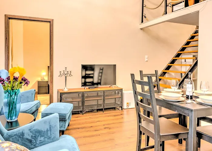 Pet Friendly hotel: Central Capital Apartments 2