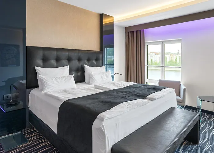 Hotel Jacuzzi: Dancing House - Tančící dům hotel