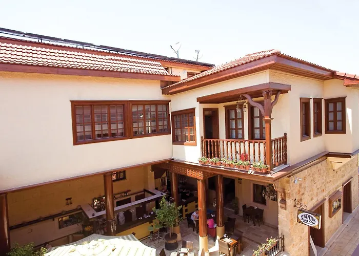 Сity center hotels Cicerone Lodge