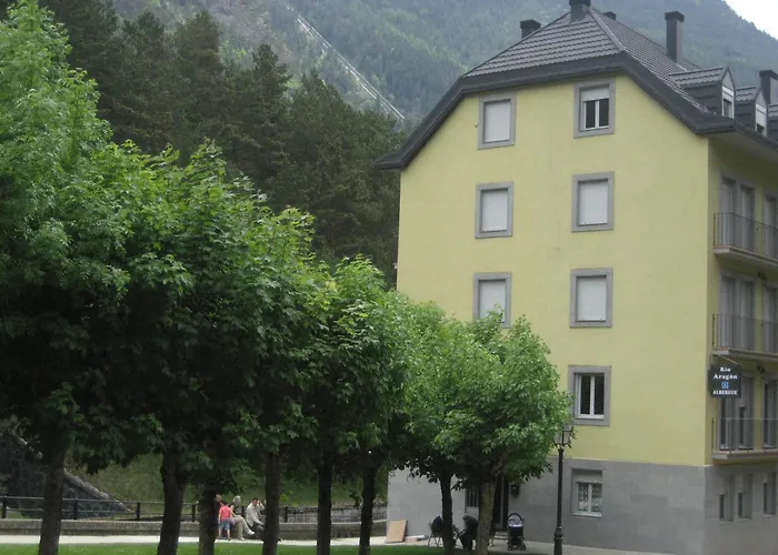Albergue Turístico Rio Aragon