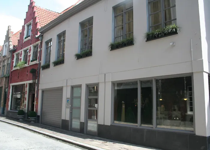 B&B: B&B Con Ampere