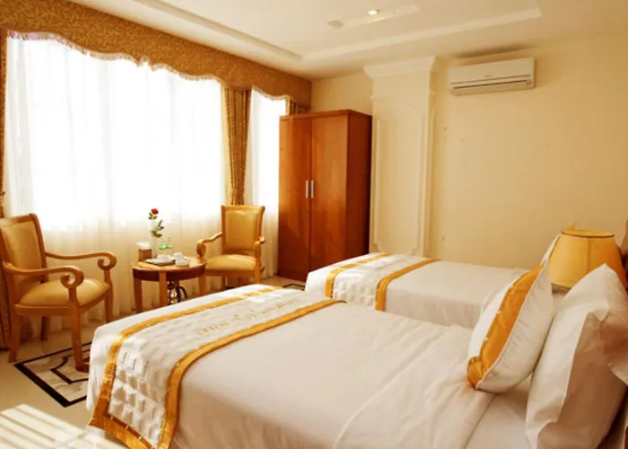 Resort: Tan Hoang Long Hotel