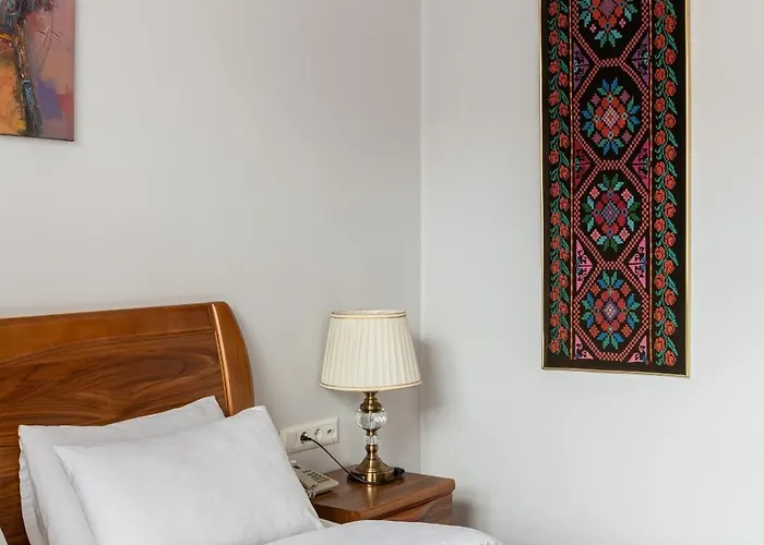 Soluxe Hotel